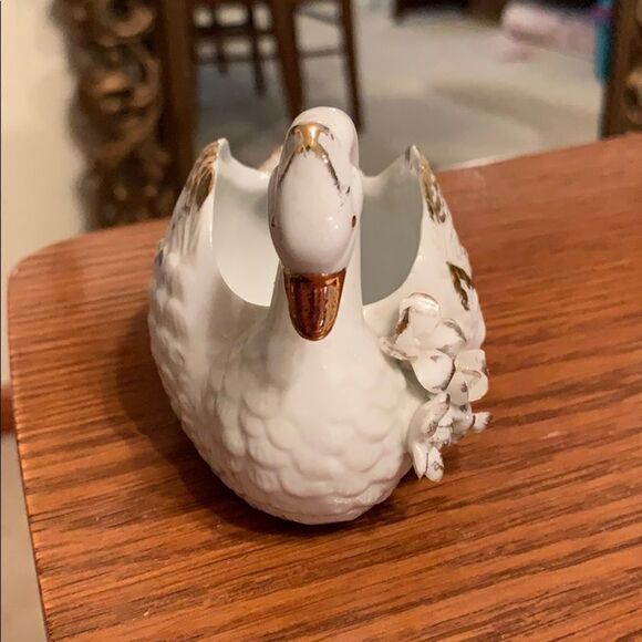 Vtg 60’s Brinn’s porcelain swan with gold details - Picture 4 of 7
